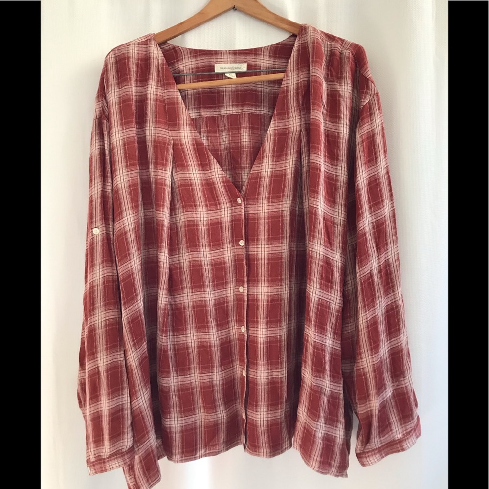 Treasure & Bond women’s long sleeve red plaid top